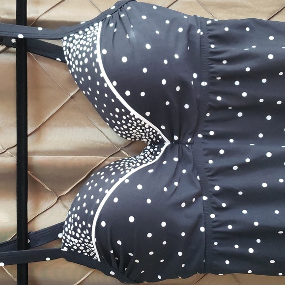EUC- Coco Reef ‘Divine Power’ Underwire Polka Dot Tankini Top - Picture 7 of 8